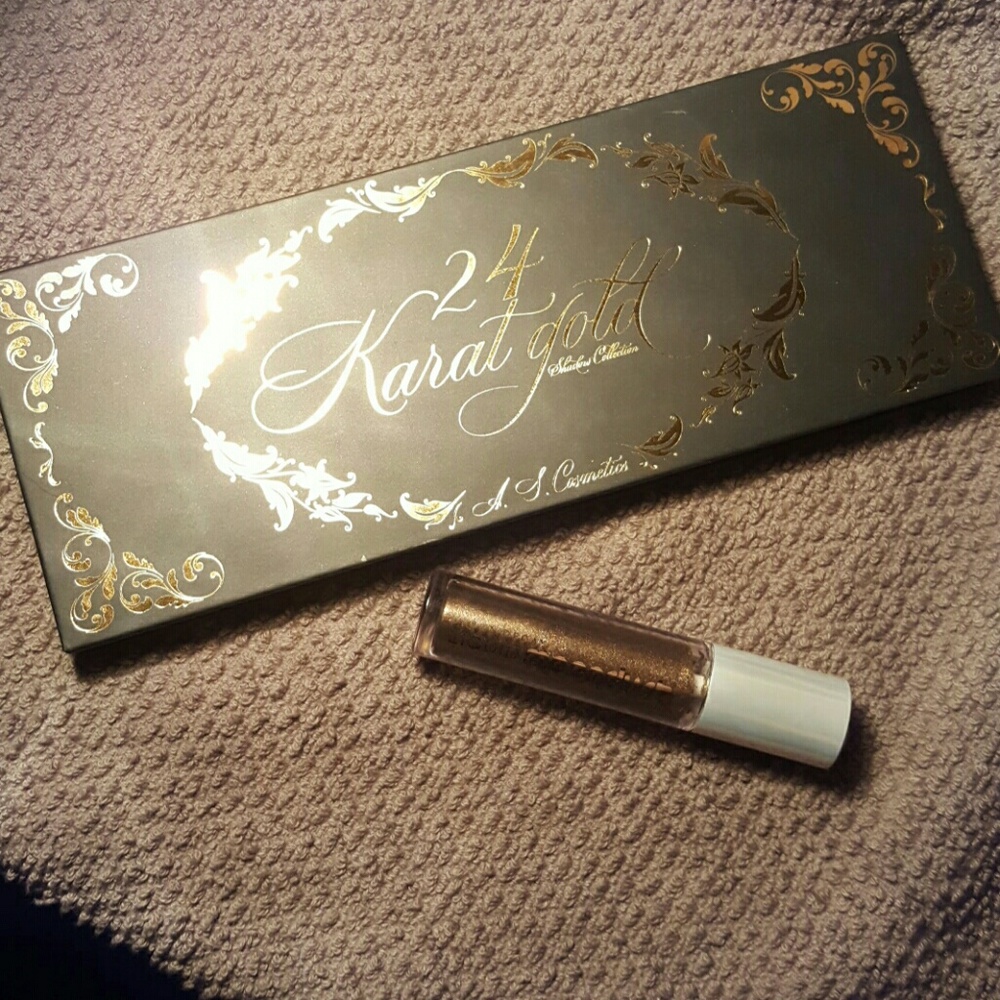 Eyeshadow Palette and liquid shadow